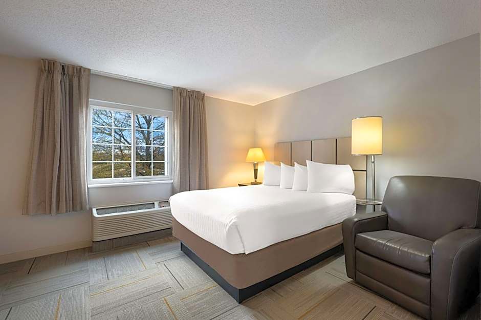 Sonesta Simply Suites Huntsville Research Park