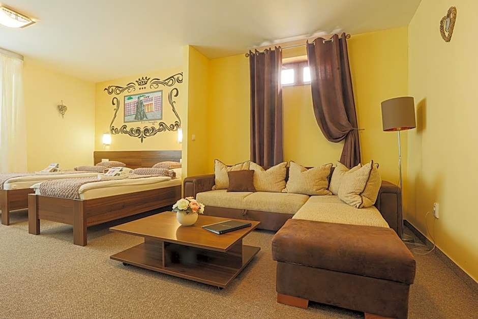 Grand Hotel Senica, Garni