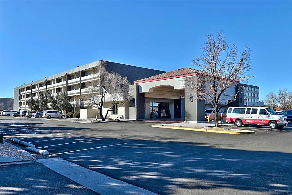 Ramada by Wyndham Albuquerque Midtown