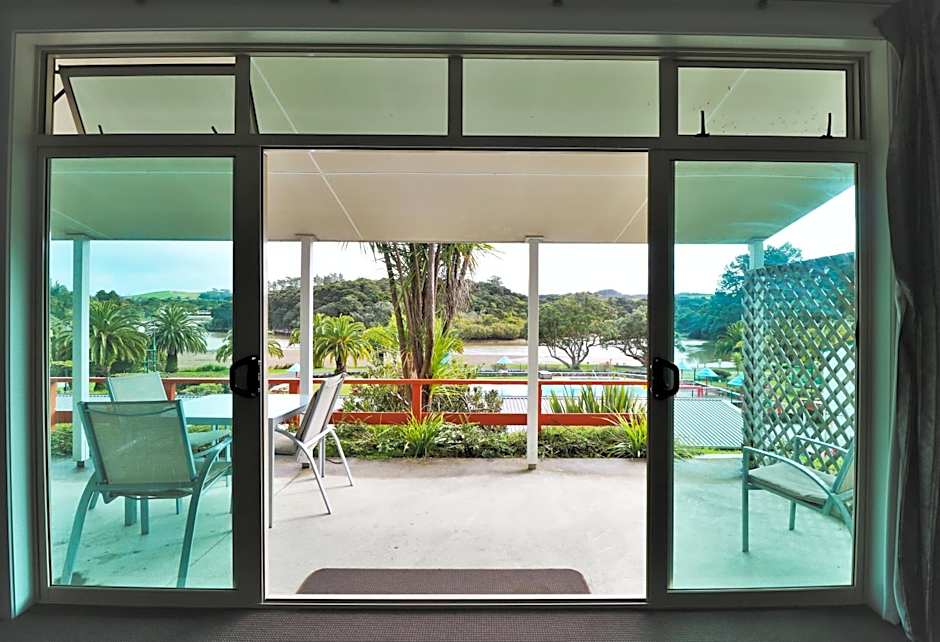 Haruru Falls Motel & Conference Centre