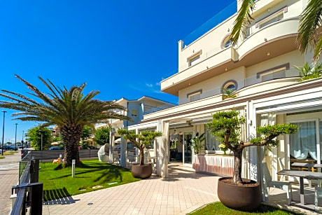 Melody Hotel