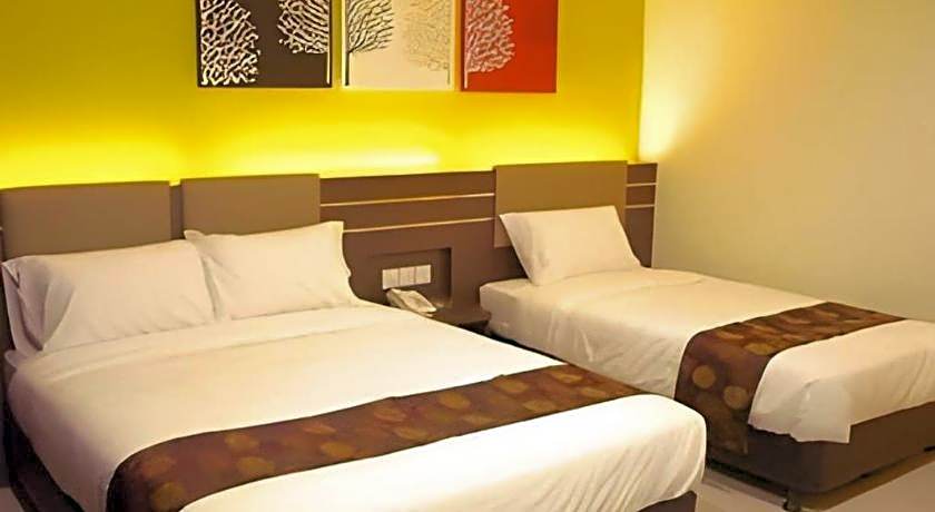Gm Holiday Hotel