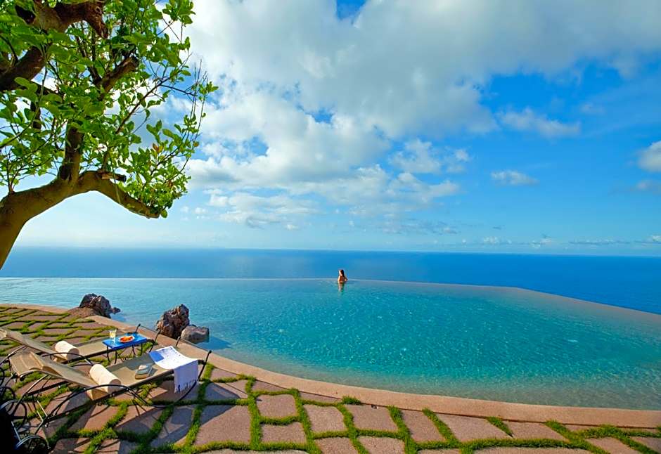 Monastero Santa Rosa Hotel & Spa