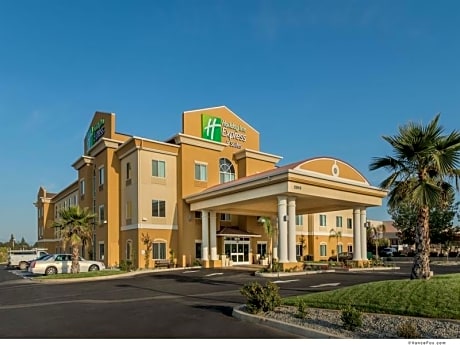 Holiday Inn Express & Suites / Red Bluff - South Redding Area, an IHG Hotel