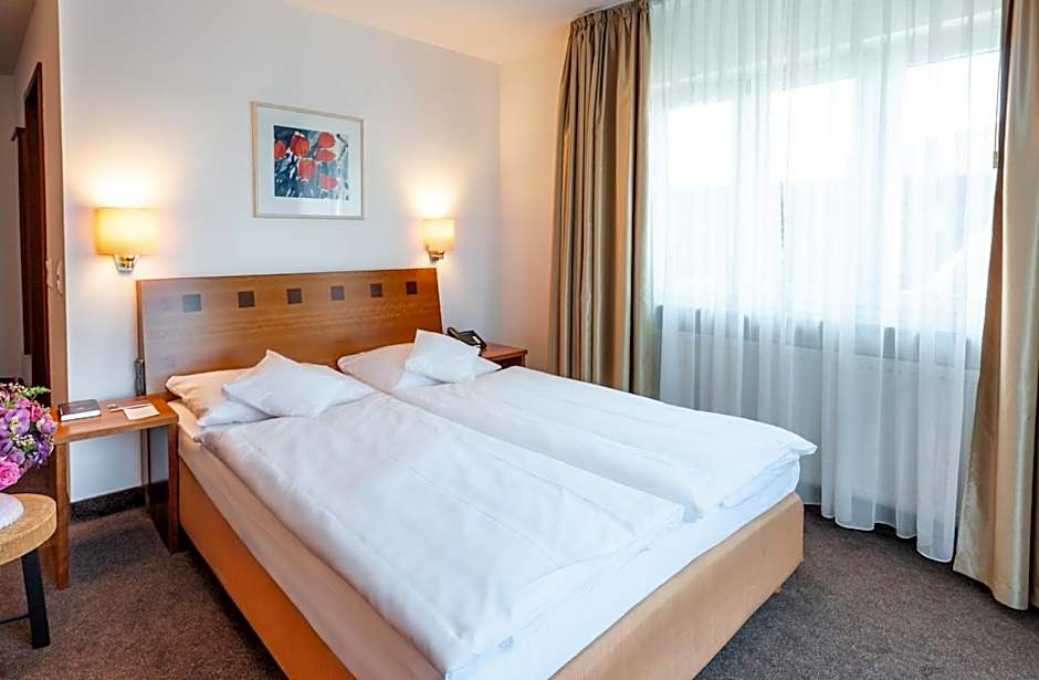 Seehotel Niedernberg - Das Dorf am See