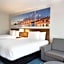 Days Inn & Suites by Wyndham Anaheim At Disneyland Park