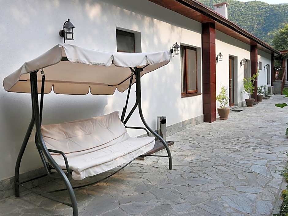 Хотел Аква Варвара - Минерални басейни и релакс