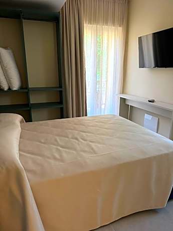 Deluxe Single Room with Balcony With Air Conditioning