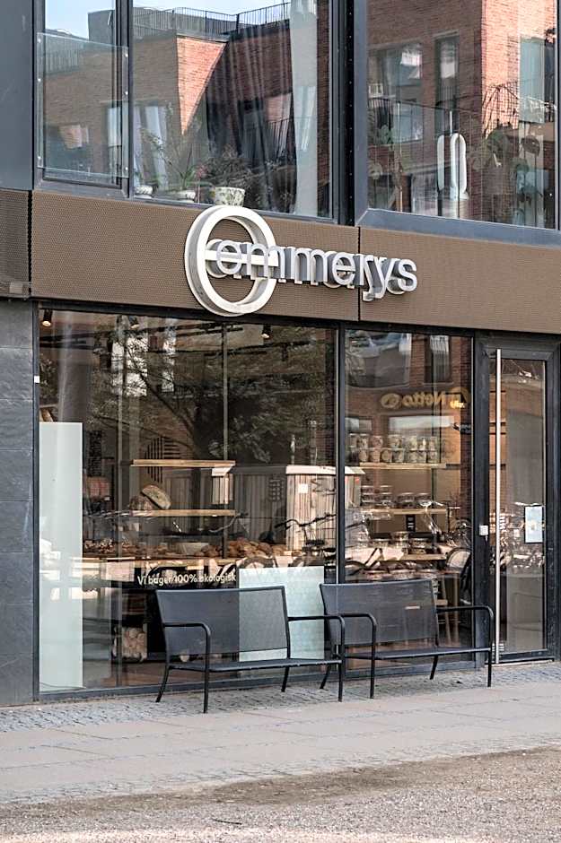 The Pier apartments by Daniel&Jacob's