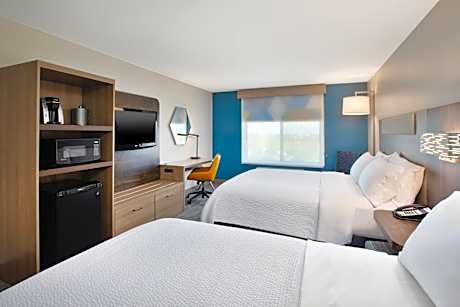 Standard Room with Two Queen Beds