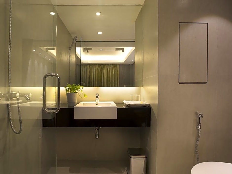 Shwe Pyi San Yar Hotel