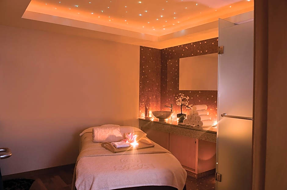 Constantinou Bros Asimina Suites Hotel