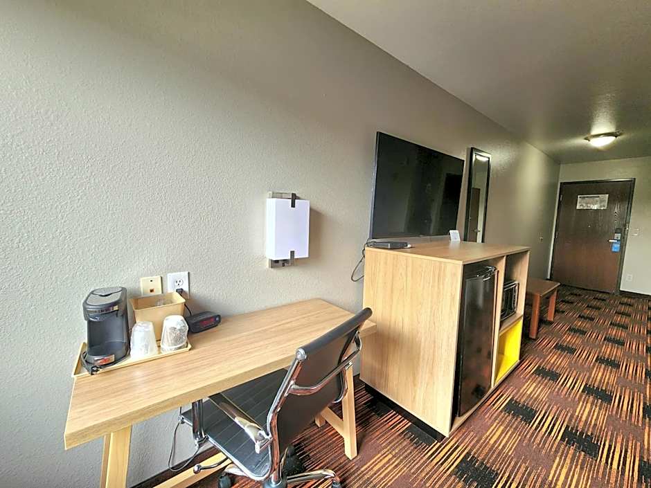 Days Inn by Wyndham Lumberton