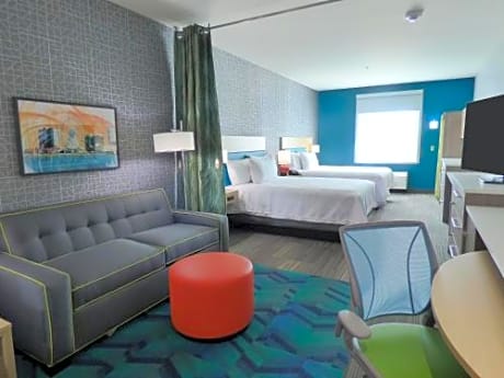 Queen Studio with Two Queen Beds - Non-Smoking