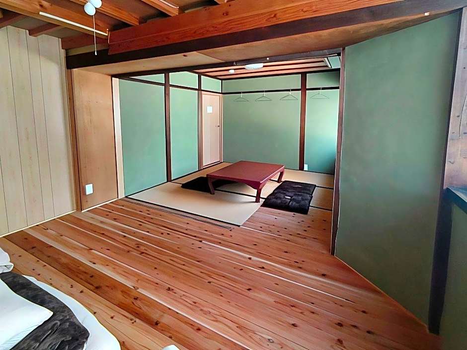 Guesthouse Bench