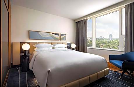 One-Bedroom Deluxe Corner Suite - High Floor