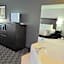 Oak Hill Inn & Suites