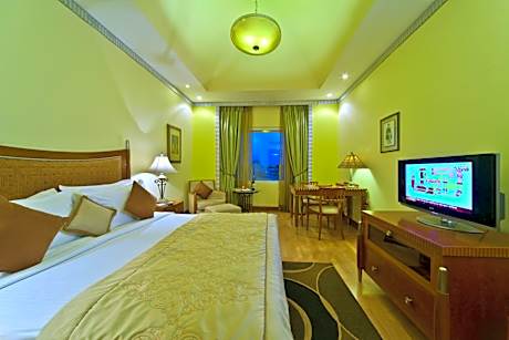 Colony Double or Twin Room with 20% discount on Ala-Carte Food, 10% discount on Beverages, 15% discount on Laundry, 15% discount on Spa