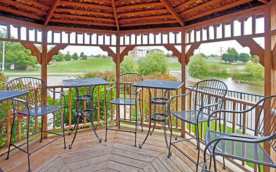 Candlewood Suites Springfield, an IHG Hotel