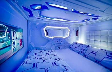 Capsule Room
