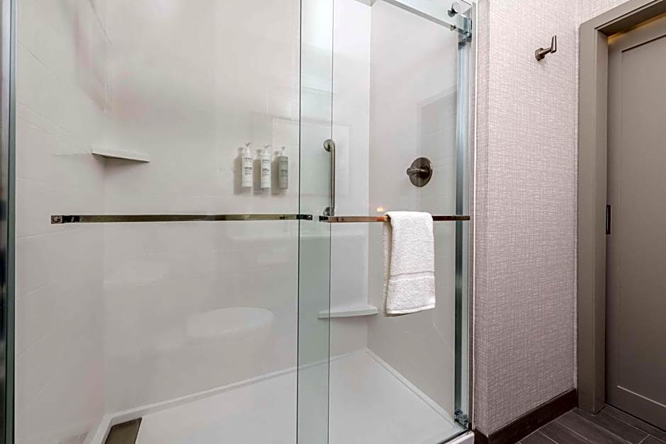 Hampton Inn By Hilton & Suites Huntington Downtown, NY