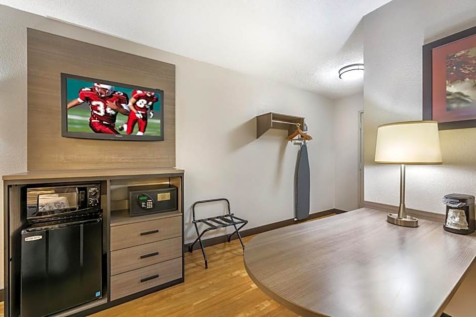 Red Roof Inn Erie - I-90