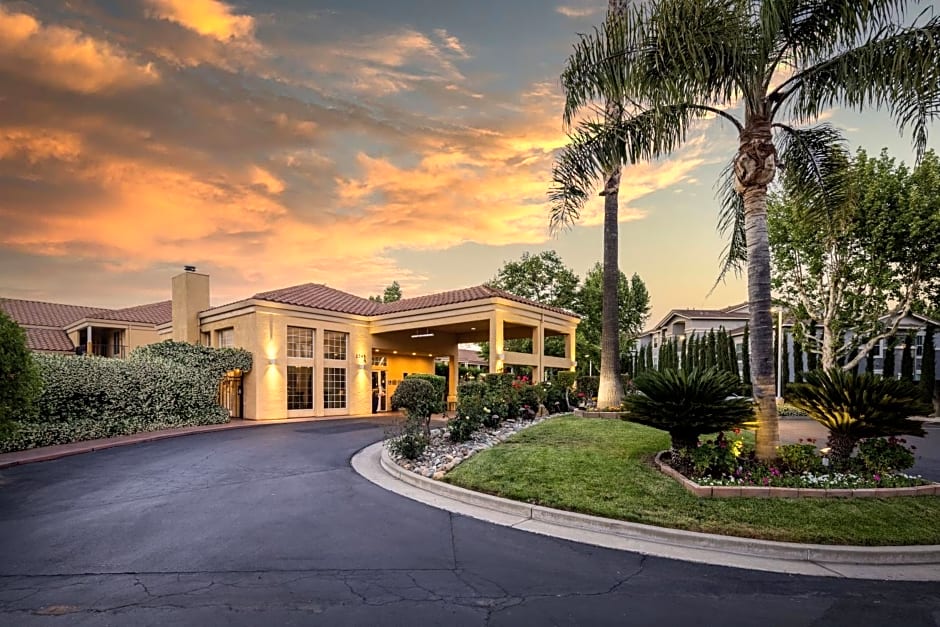 Best Western Plus Dixon Davis