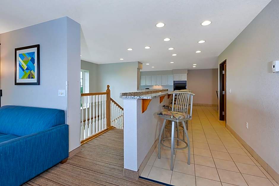 Holiday Inn Express & Suites Petoskey by IHG