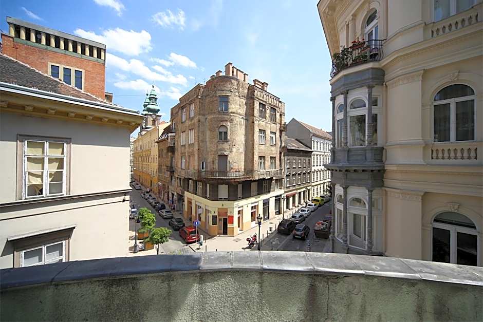 Amber Terrace Studios Downtown