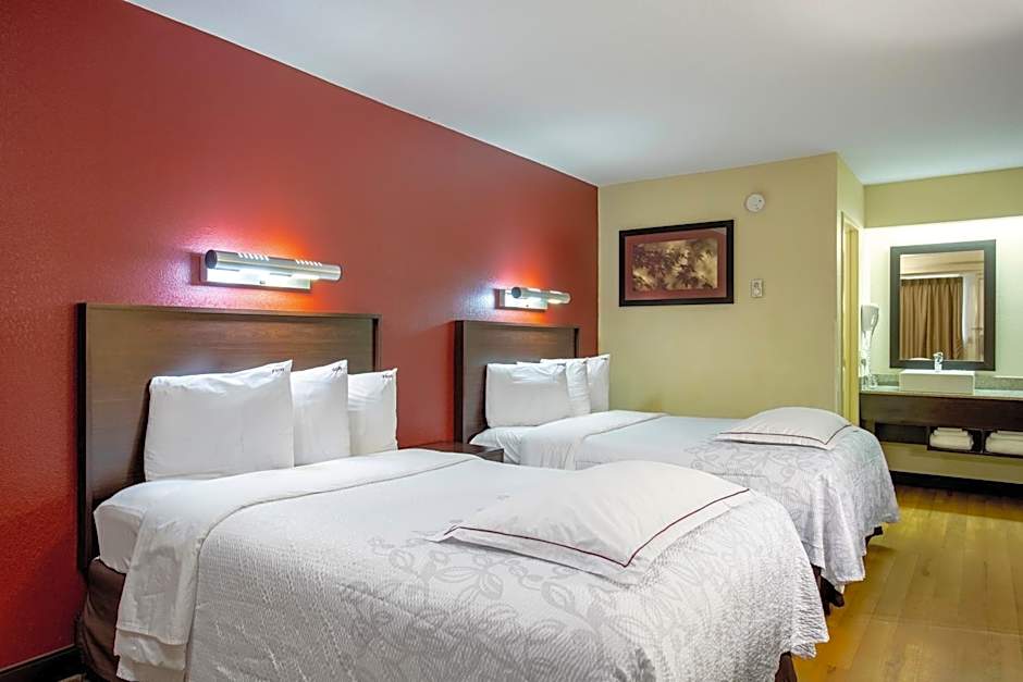 Red Roof Plus+ Chicago - Willowbrook