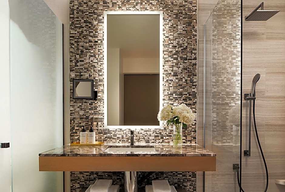 InterContinental Seattle Bellevue, by IHG