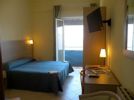 Triple Room with Sea View