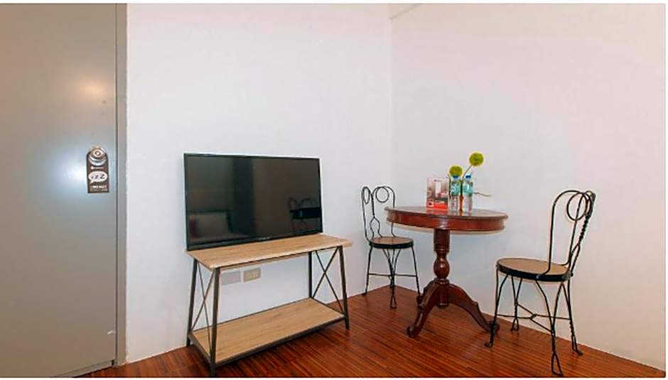 OYO 1087 Enrico's Place Kamias