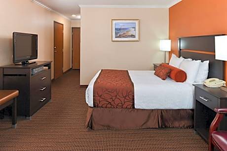 Queen Room with mobility Accessible Tub