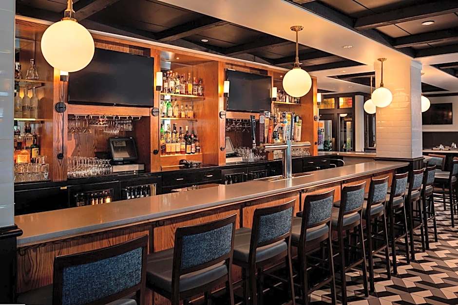 The Four Points by Sheraton Norwood Conference Center