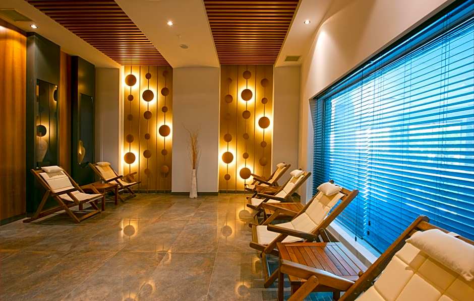 Novum Garden Side Hotel