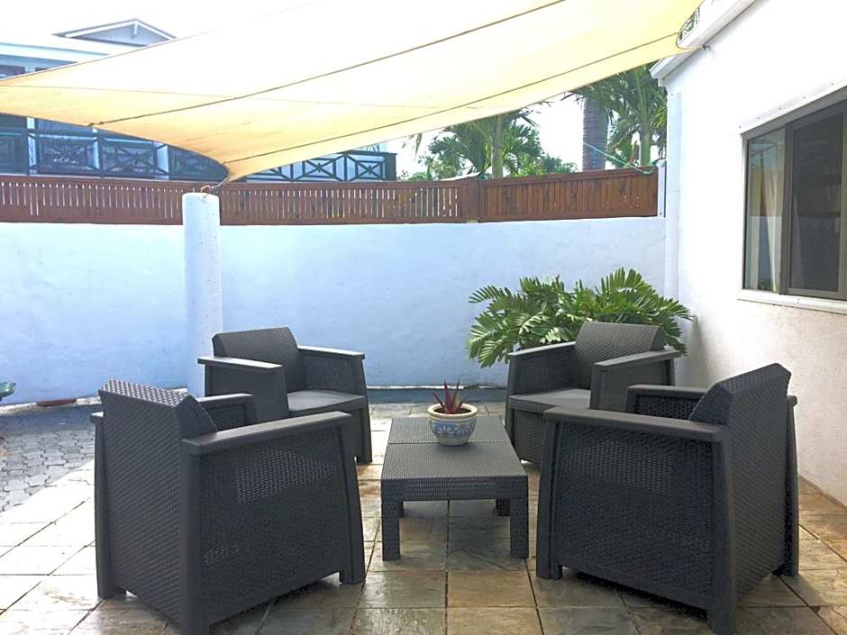 White House Apartments