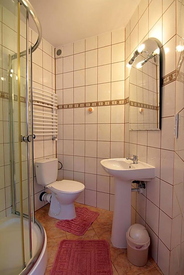 POKOJE GOŚCINNE WILCZNIK 12