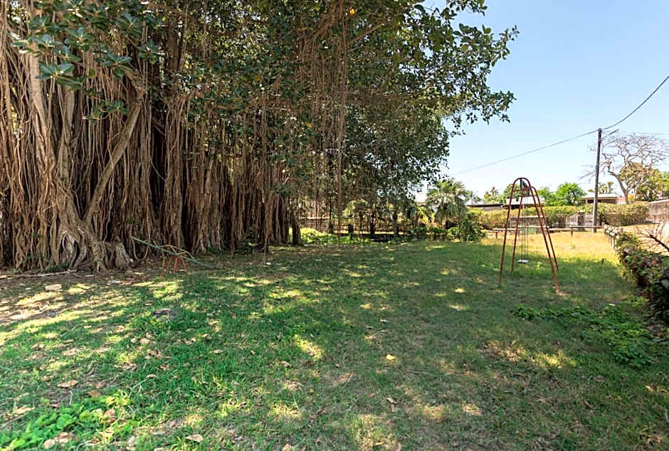 Quaint 4-bedroom Beach Villa in a fishing village