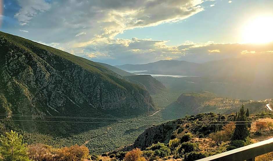 Acropole Delphi City Hotel