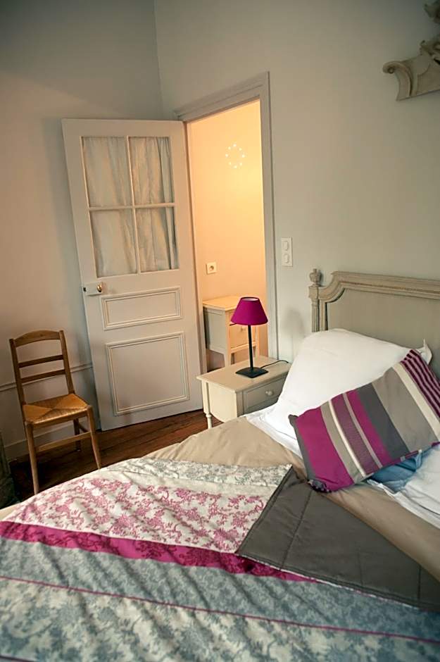 Le Chateau De La Vierge