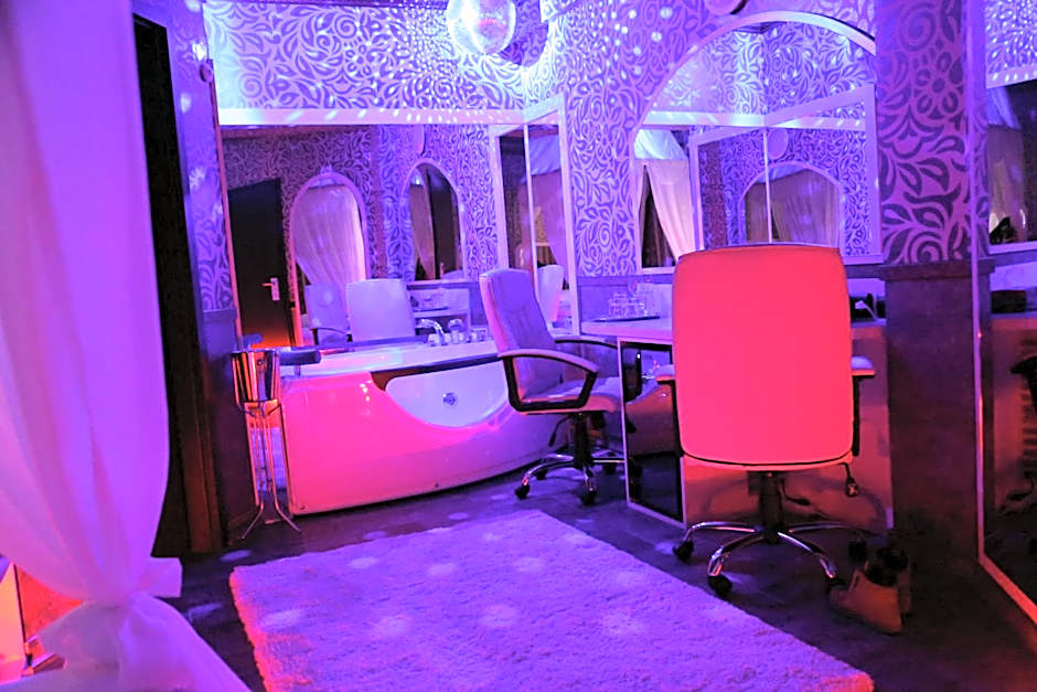 Hotel Boutique Mikaela (Adult Only)