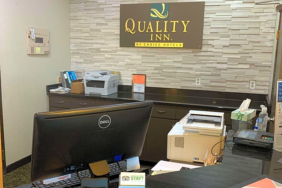 Quality Inn near I-72 and Hwy 51