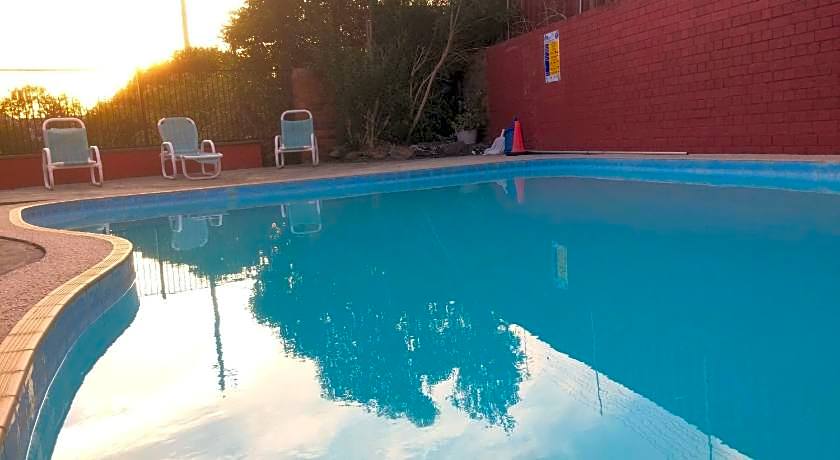 Riverview Motor Inn
