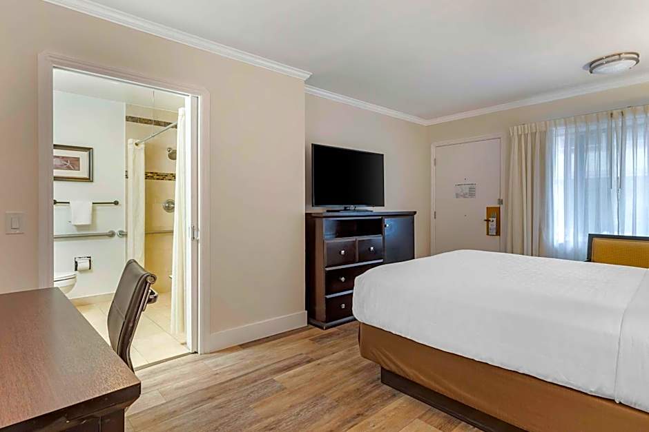 Best Western Carmel's Town House Lodge