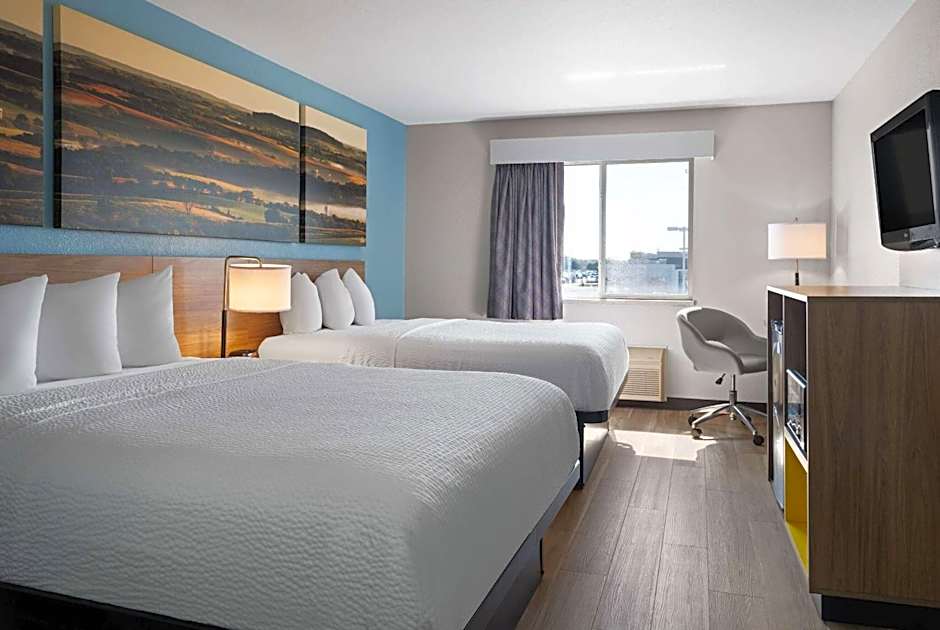 Days Inn by Wyndham Neenah