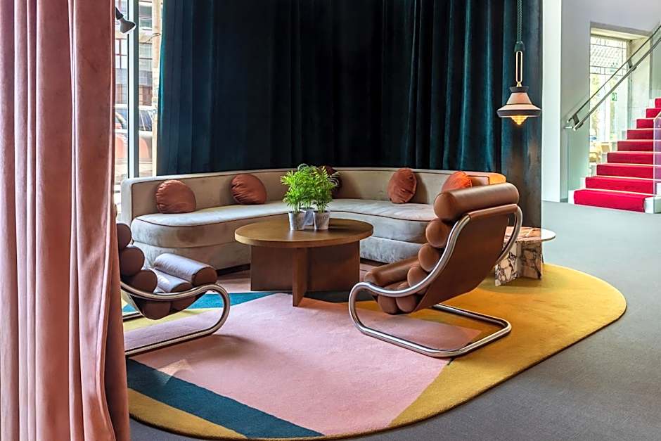 Cenica Porto Hotel, Curio Collection by Hilton