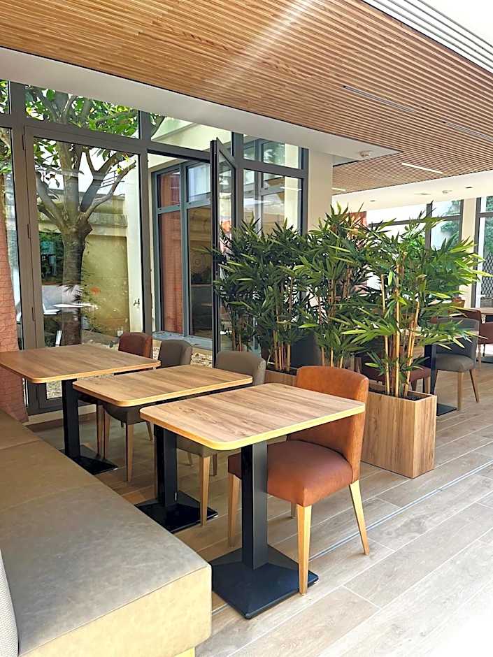 Hôtellerie L'Enclos Rey