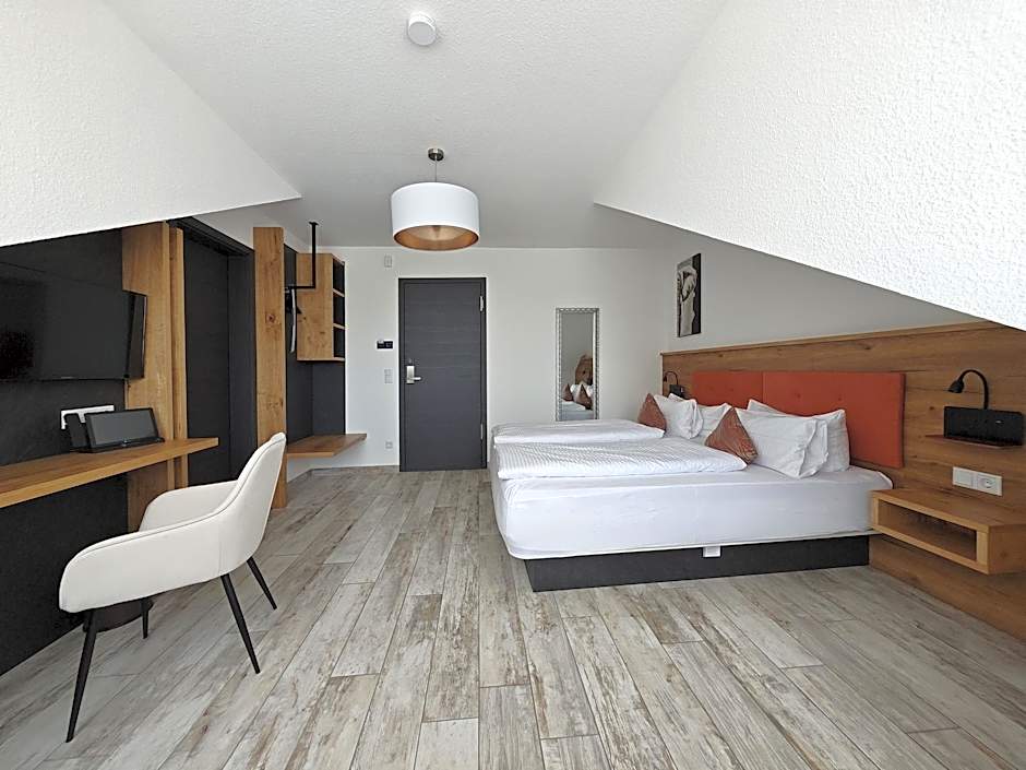 Zdjęcie 1 z 9 — Doppelzimmer-Ensuite mit Dusche-Seeblick