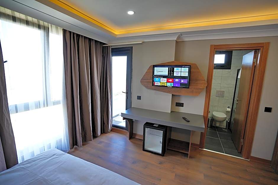 Shelton Airport Hotel